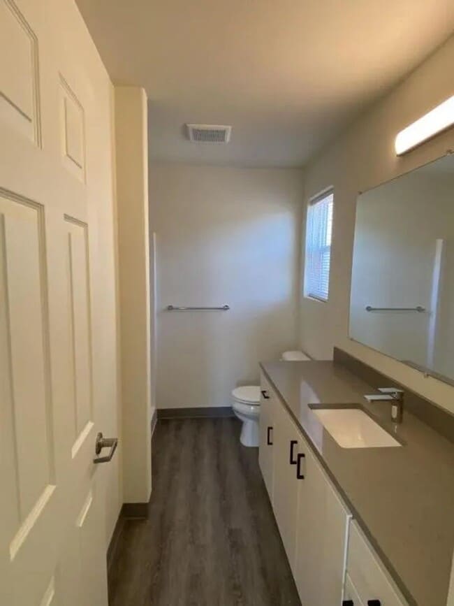 Photo - BarB01 Unit 2307