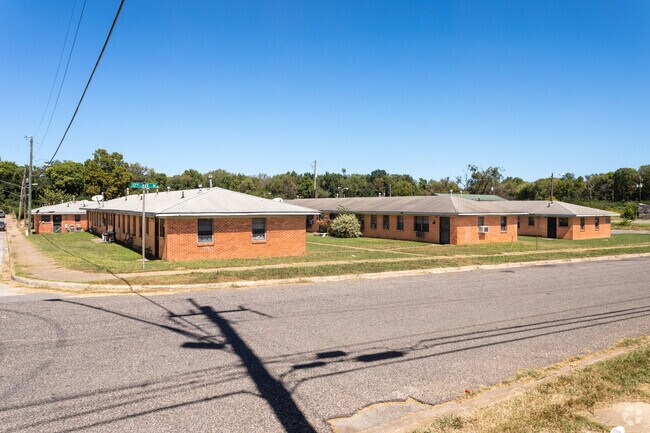 Photo - Norwood Plaza Apartments