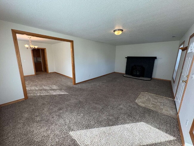 Photo - 2 Bedroom / 2 Bathroom Home with Loft & St...