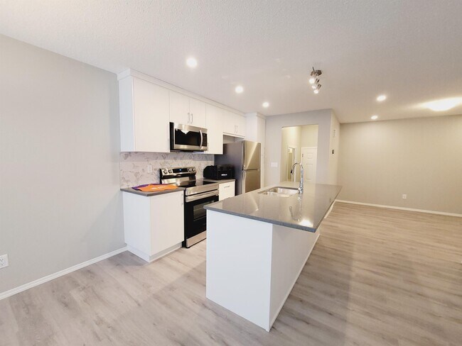 Photo - 990 Stillwater Blvd NW