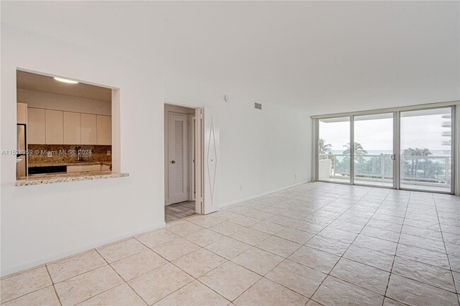 5161 Collins Ave Unit 615