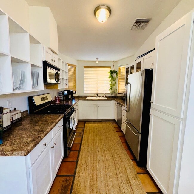 Photo - 325 W Santa Barbara