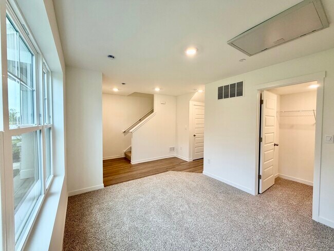 513 Yosemite Wy