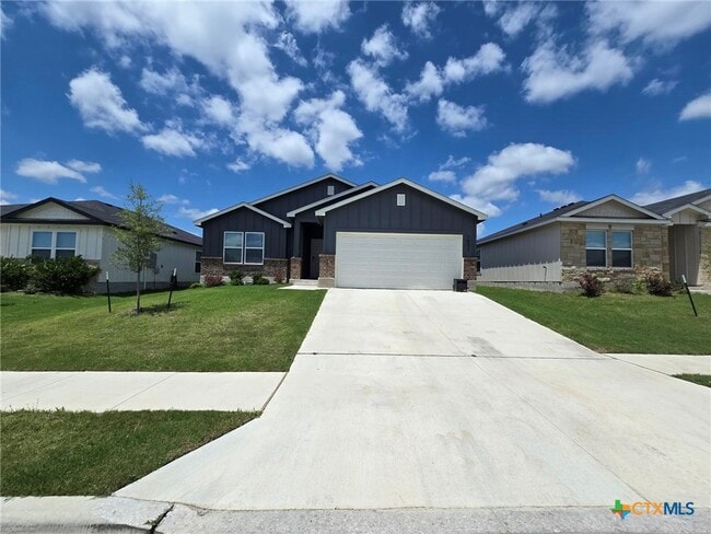 Building Photo - 1051 LEXINGTON Dr