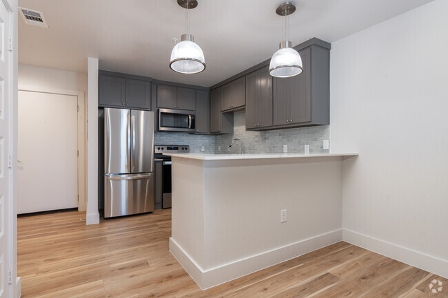 Building Photo - Oak & Fry Rental