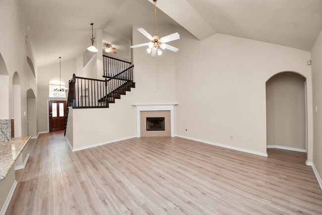Building Photo - 10007 Adobe Dr