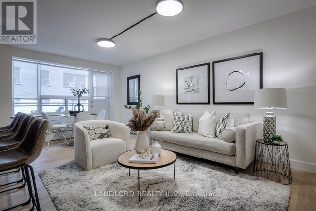 Photo - 420 Eglinton Ave E Unit 303