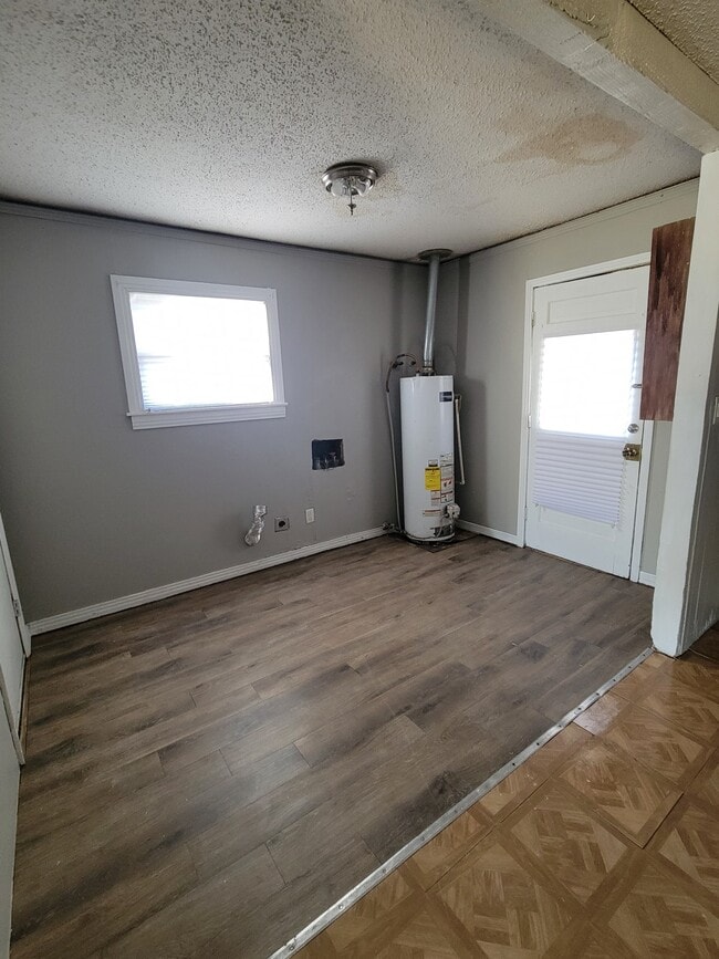 Photo - 307 N Alabama St