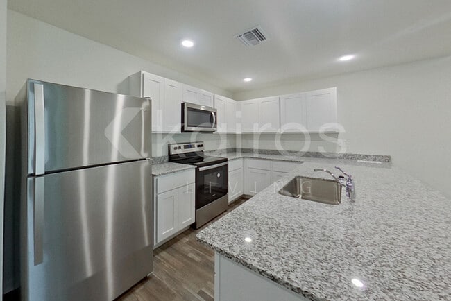 Photo - 2306 NW 20th Pl