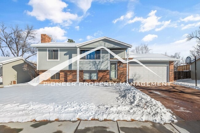 Building Photo - Spacious Split-Level Home in D20 with Mountain Views, 2 Car Garage, Fenced Yard and AC!