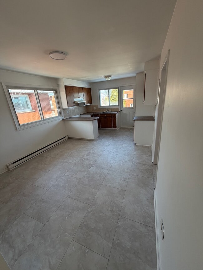 Photo - 9421 Av Charton Unité 0001