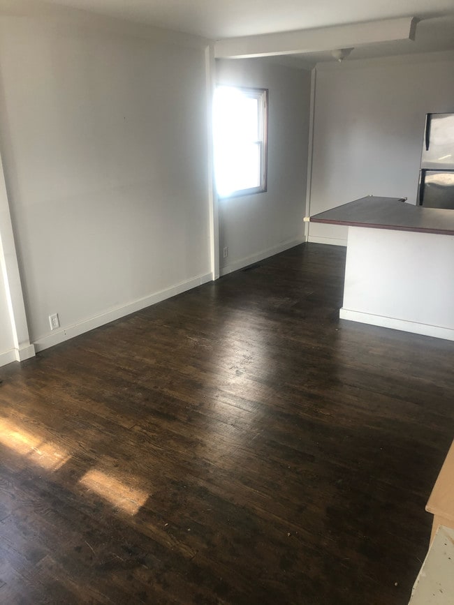 Building Photo - 1309 W Monroe St