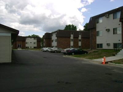 Commerce Apartments - Commerce Apartments