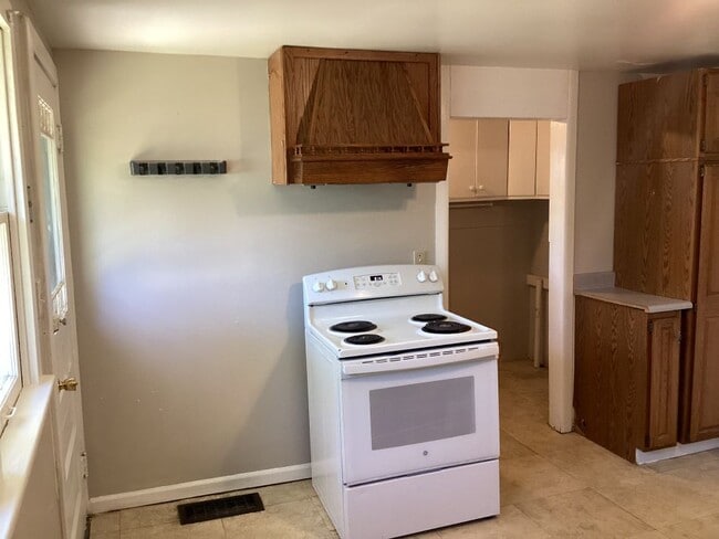 Photo - 545 N Goodlet Ave