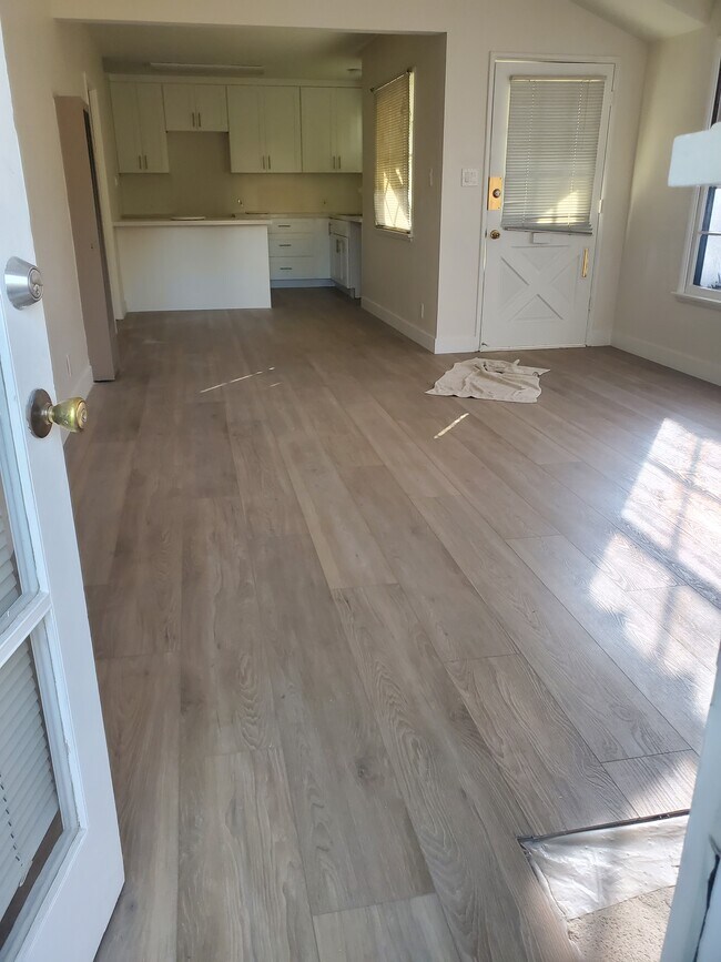 Photo - 13529 Burbank Blvd