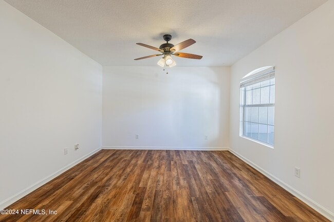 Photo - 1630 Vineland Cir