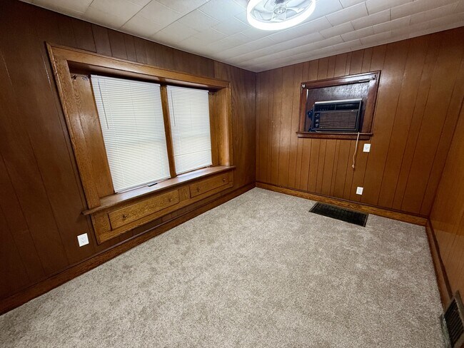 Photo - 835 Inman St