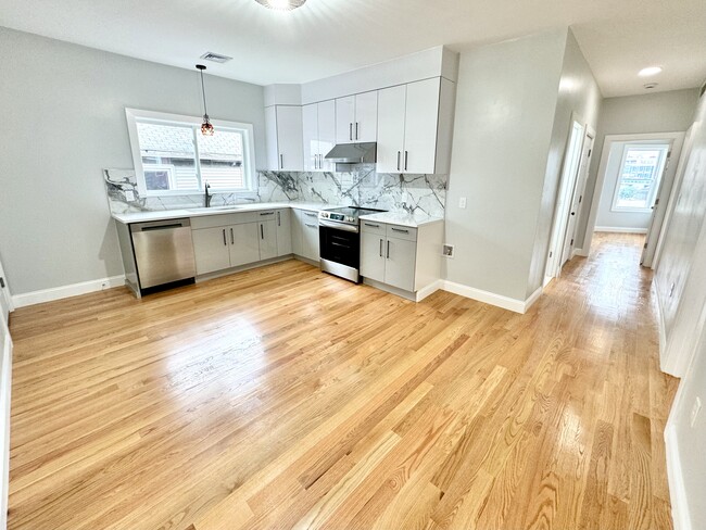 Building Photo - 190 Hillside St Unit 3 Rental