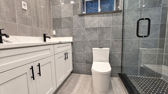 Photo - 3225 N Kenneth Ave