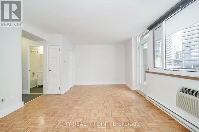 Photo - 55 Isabella St Unit 1004