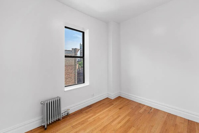 Photo - 235 W 12th St Unit 15