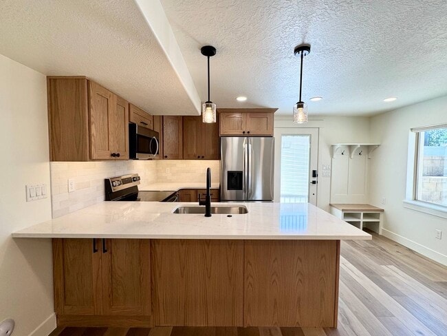 Photo - 698 S Lake View Dr