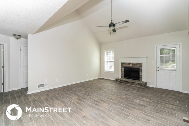 Photo - 435 Amy Blvd