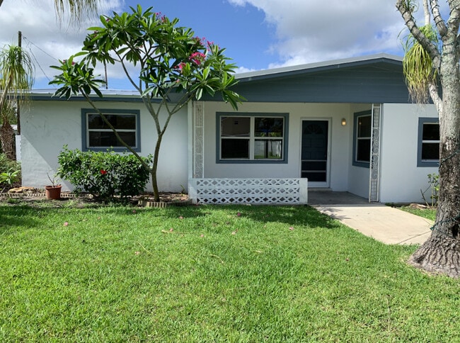 Photo - 1642 NE South St