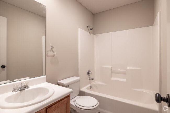 3BR, 2.5BA - 1350 SF