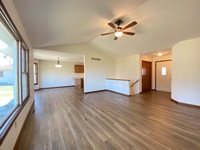 Photo - 3 Bedroom/2 Bathroom Home in the Gardens!