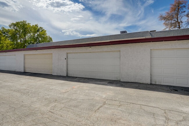 Photo - 571 Greenbriar Townhouse Way