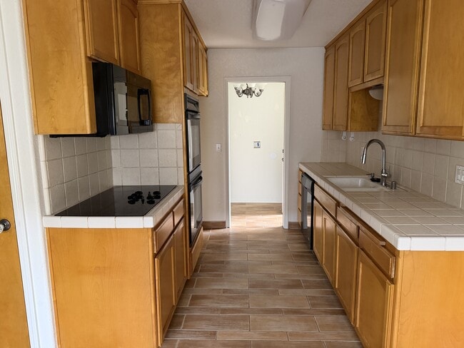 Photo - 221 S 7th St