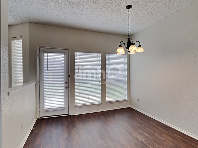 Photo - 3222 Blue Jay Ln