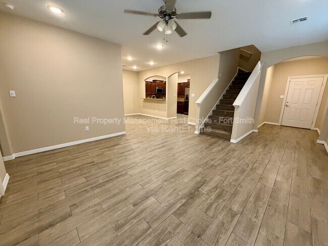 Photo - 6609 Leightyn Ln