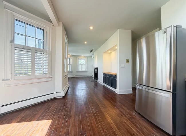 Photo - 101 7th St SE