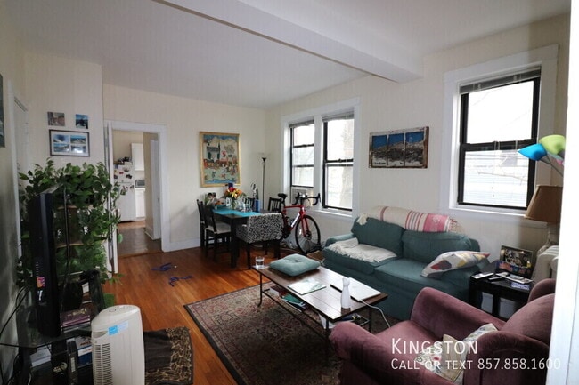 Building Photo - 122 Babcock St Unit 4B