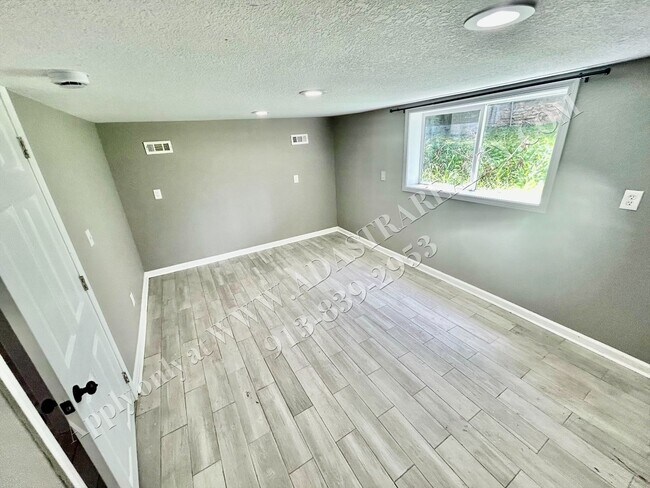 Photo - Nice Updated 3 Bed, 1 Bath in KCK-Availabl...