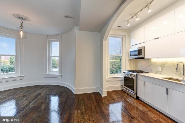 Photo - 501 Seward Square SE Unit 6