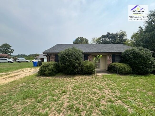 Building Photo - 6604-1 Carloway Drive, Fayetteville, NC 28304
