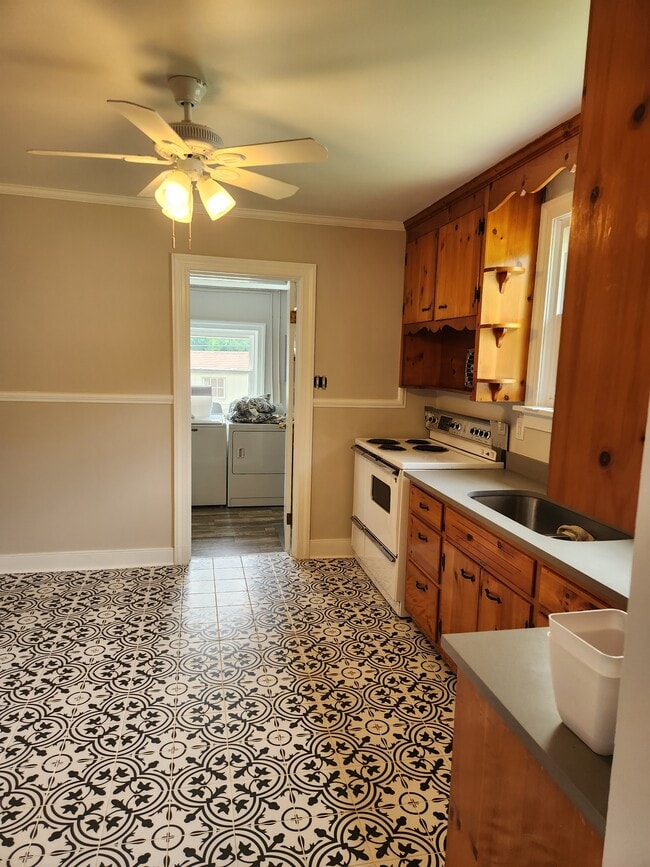 Photo - 7518 Landsworth Ave