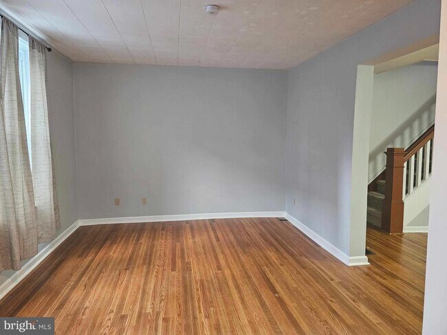 Photo - 204 Church St