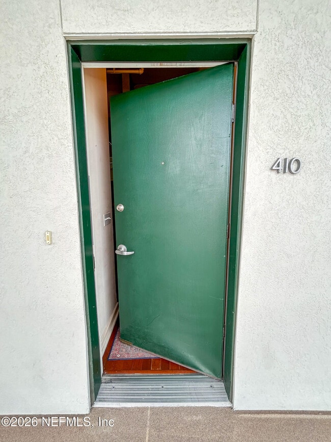 Photo - 1661 Riverside Ave Unit 410