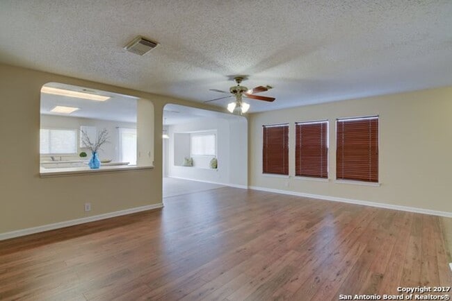 Photo - 3/2 1 Story Open Concept Far West SA