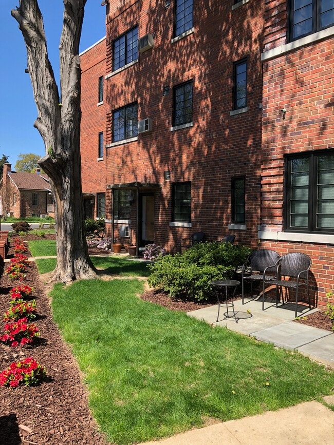 16th Street Apartments