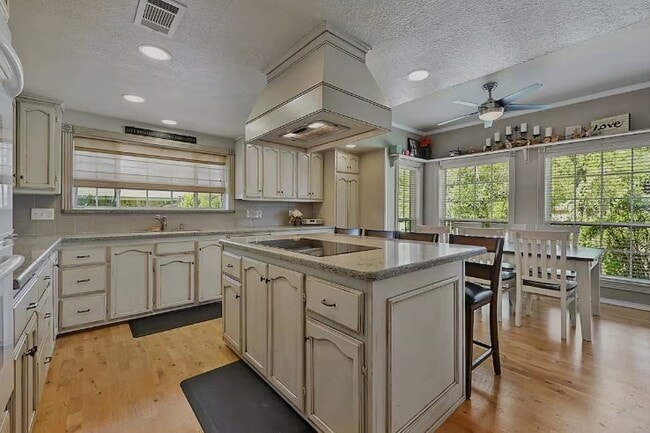 Photo - 2810 Cimarron Ct