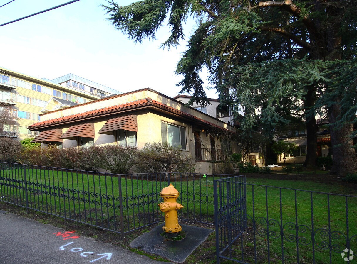 Photo - 906 1st Ave W