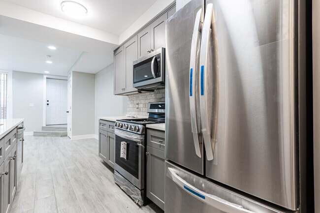 Photo - 1458 W Chestnut St