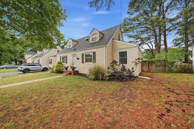 Photo - 8037 Crescent Rd