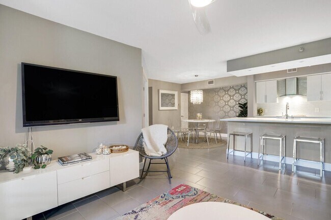 Photo - 123 Yacht Club Way