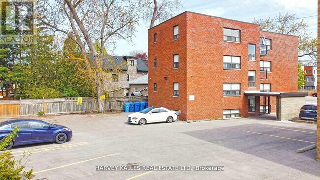 Photo - 4 Benson Ave Unité 6